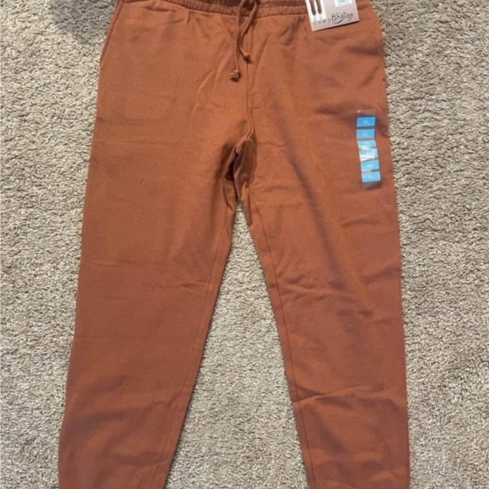 Women’s cognac sweatpants